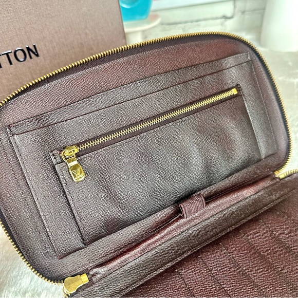 Louis Vuitton Maroon Taiga Leather Clutch Hand Bag Wallet - Picture 6 of 14